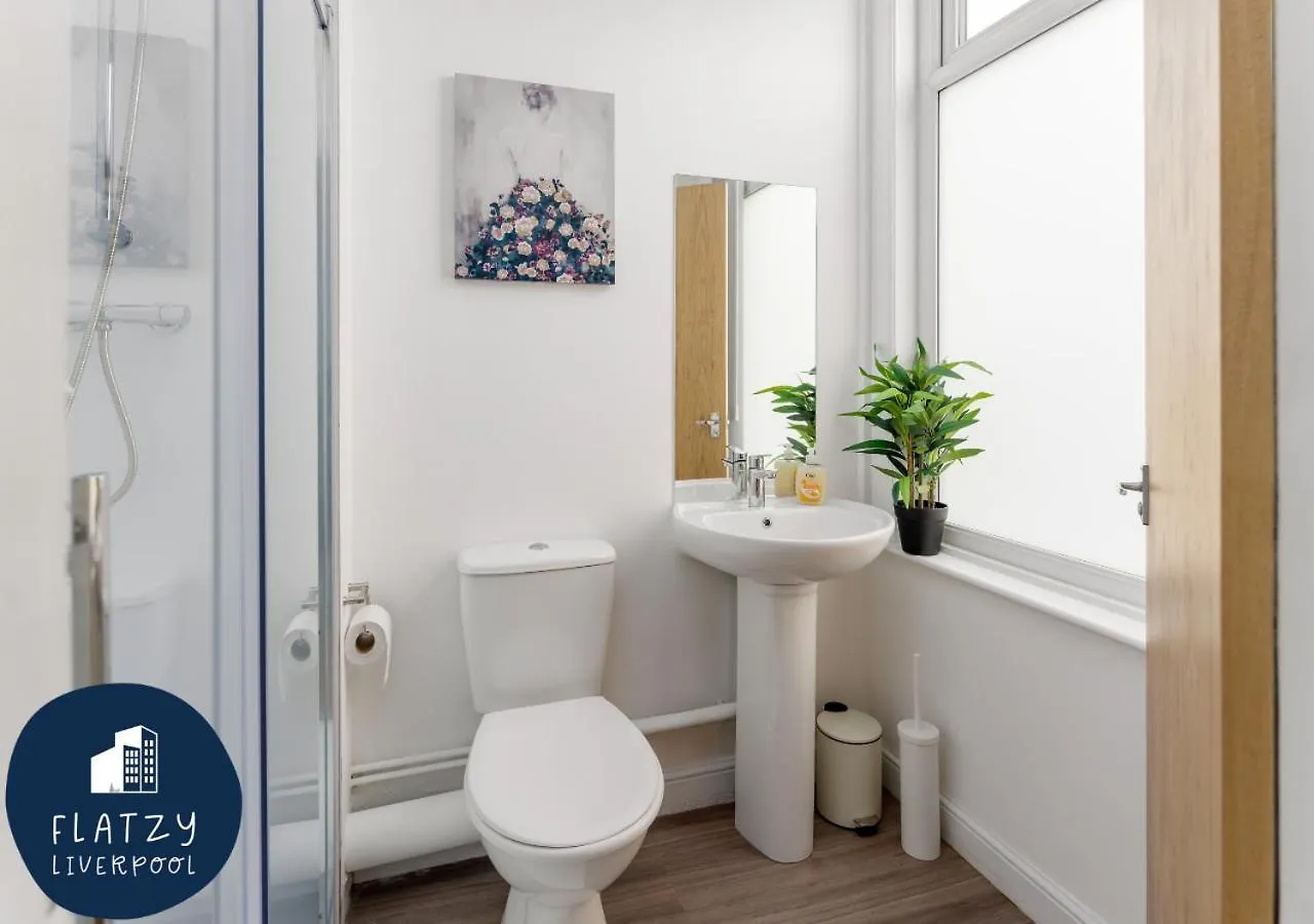 Flatzy - 6 Bed Oasis Close To Football Stadiums Liverpool