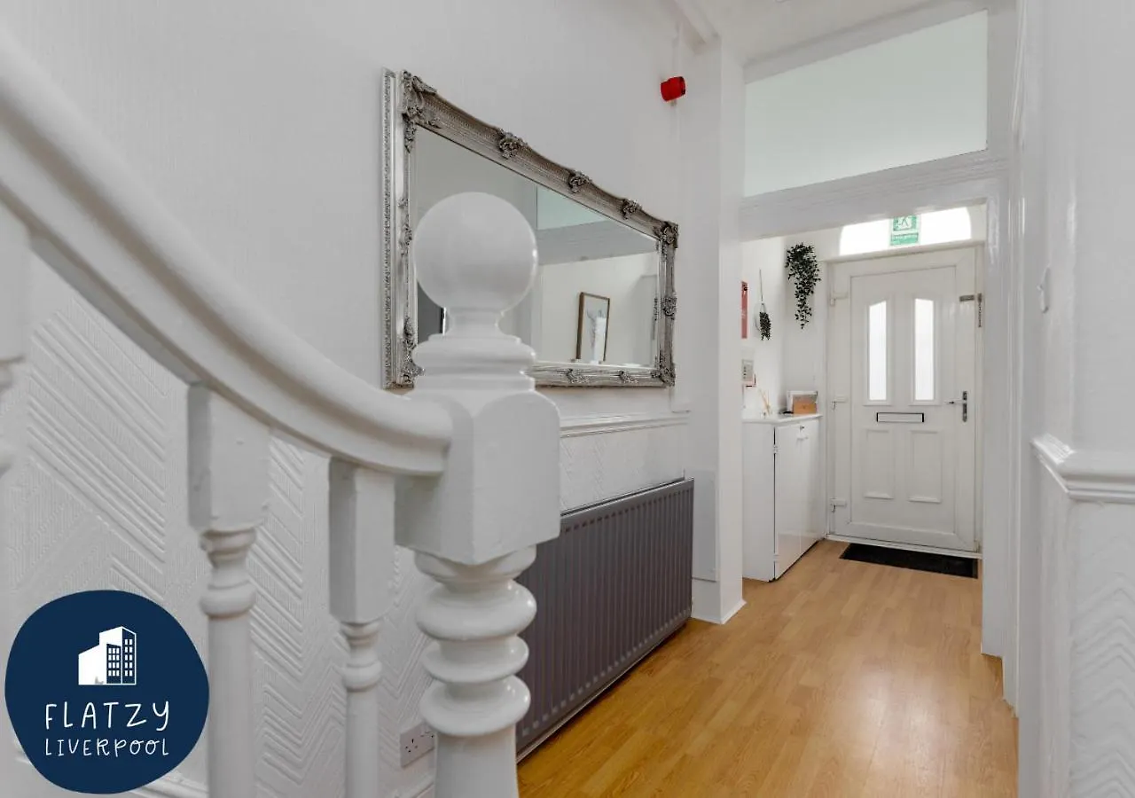 Holiday home Flatzy - 6 Bed Oasis Close To Football Stadiums Liverpool