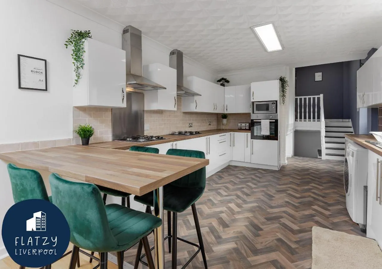 Flatzy - 6 Bed Oasis Close To Football Stadiums Liverpool 0*,