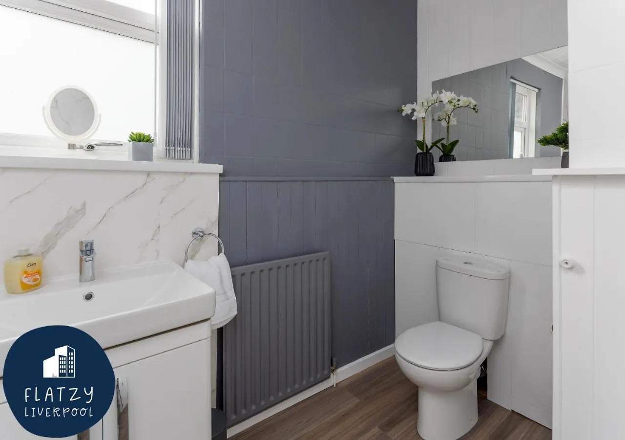 Holiday home Flatzy - 6 Bed Oasis Close To Football Stadiums Liverpool