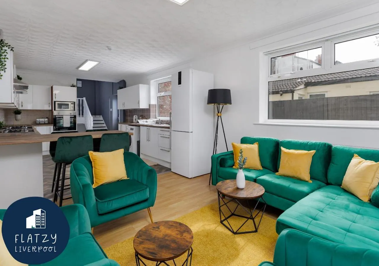 Flatzy - 6 Bed Oasis Close To Football Stadiums Liverpool Holiday home