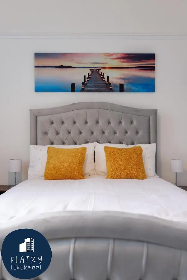 Flatzy - 6 Bed Oasis Close To Football Stadiums Liverpool Holiday home