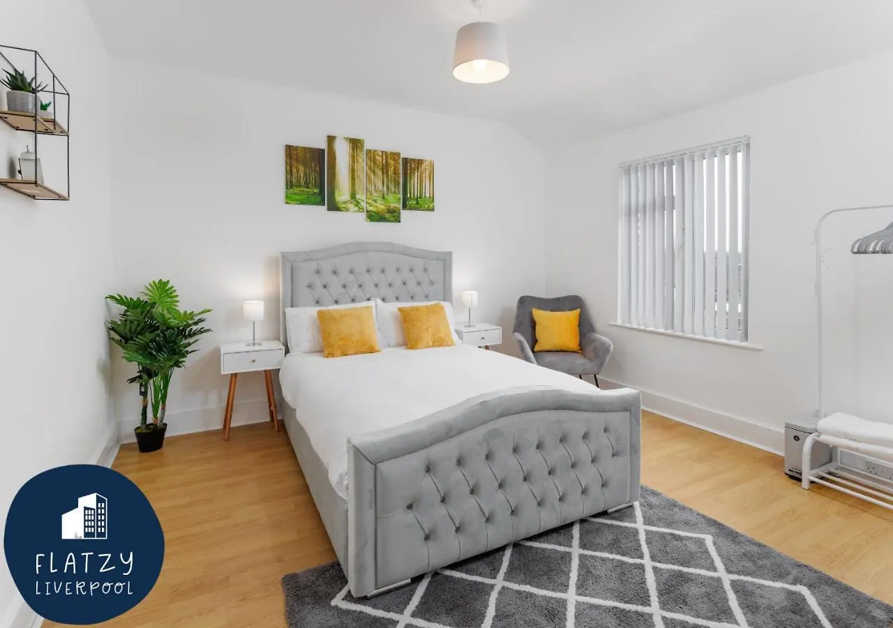 Flatzy - 6 Bed Oasis Close To Football Stadiums Liverpool Holiday home