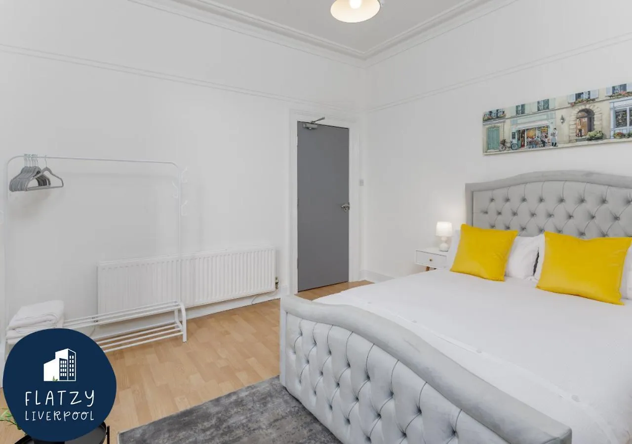 Holiday home Flatzy - 6 Bed Oasis Close To Football Stadiums Liverpool United Kingdom