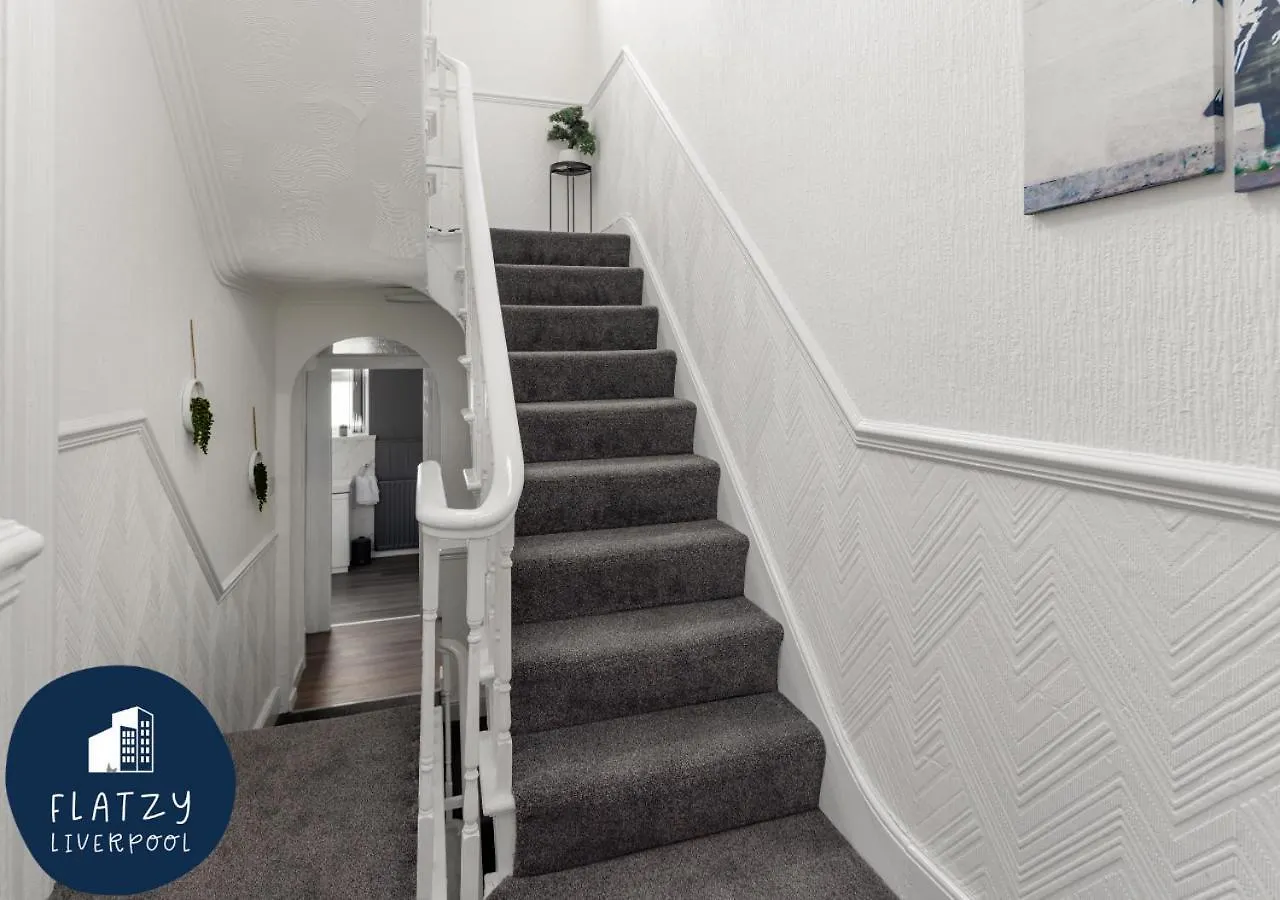 Flatzy - 6 Bed Oasis Close To Football Stadiums Liverpool 0*,  United Kingdom